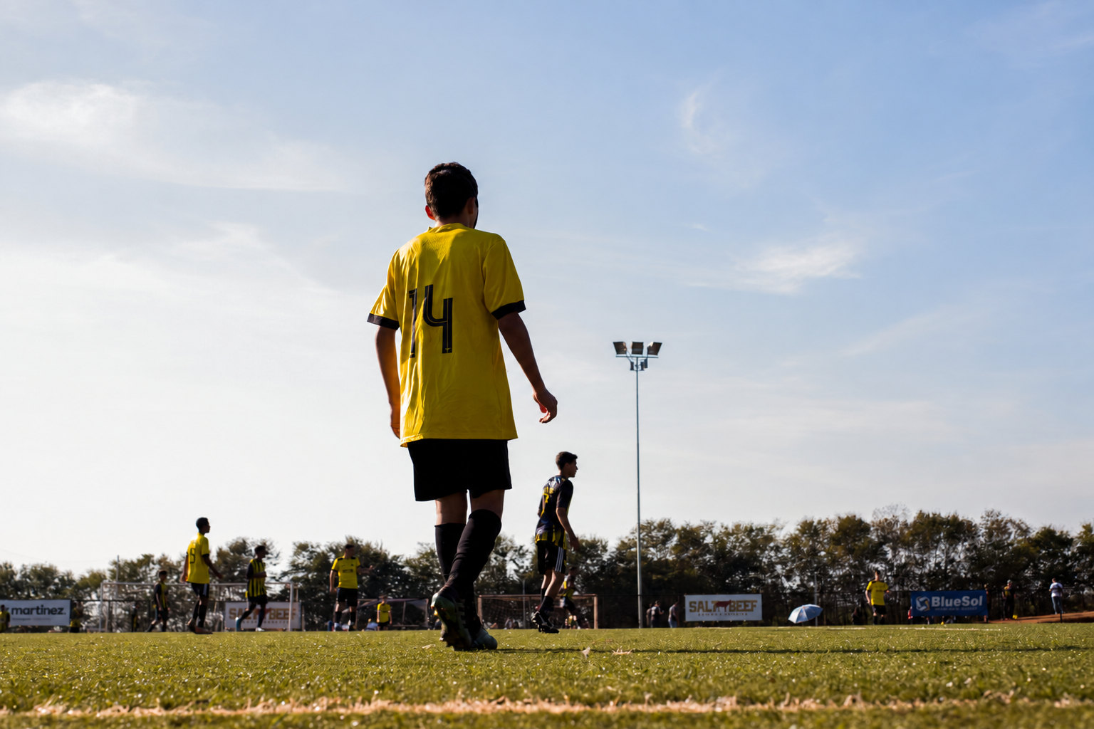 Atletas da i9 em campo, em fotografia do acervo do clube
